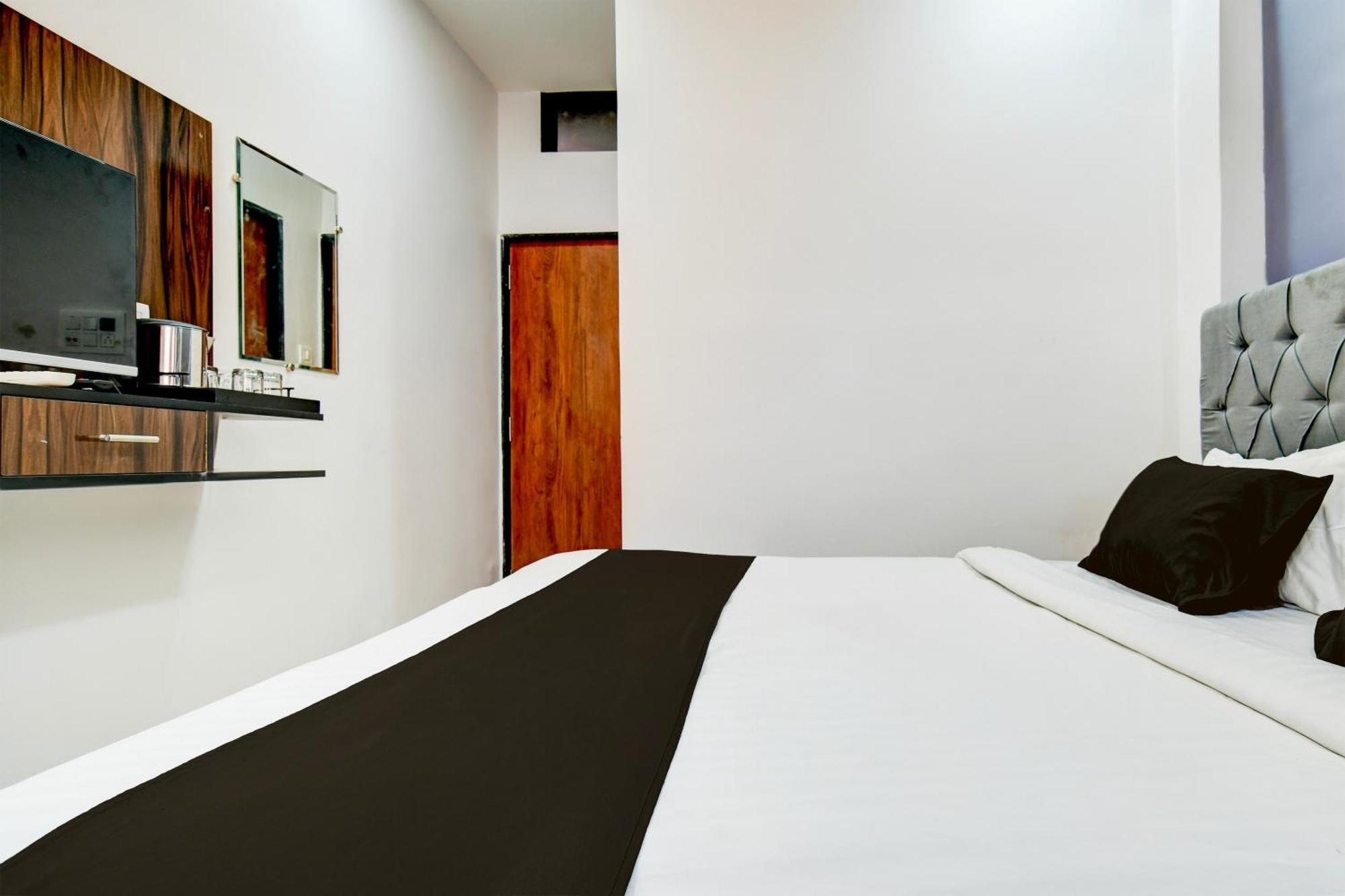 Super Hotel O D.V Near Medanta Hospital Indore Extérieur photo